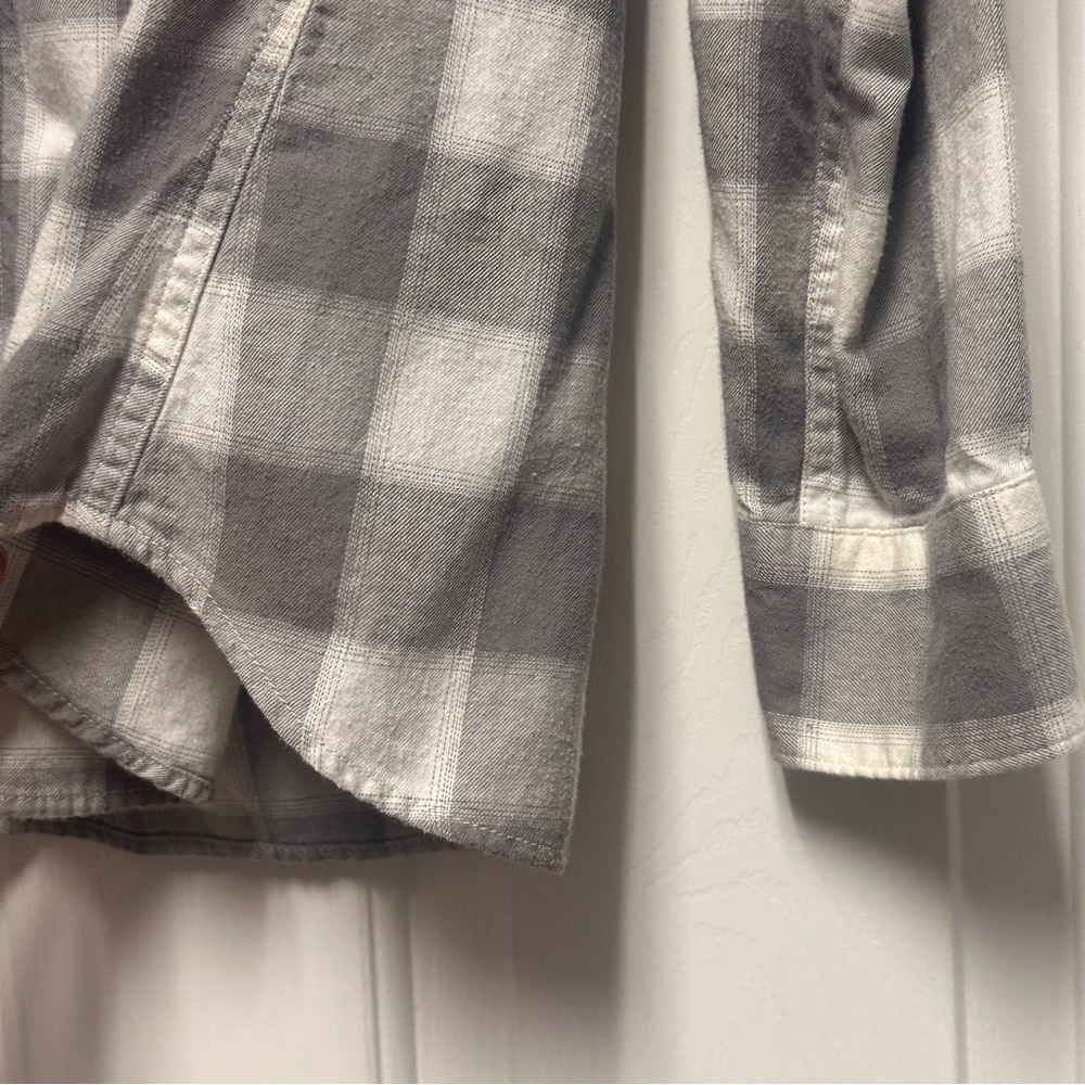 Eddie Bauer Gray and White Plaid Button-Up Soft Flannel Shirt Size M - Picture 6 of 12